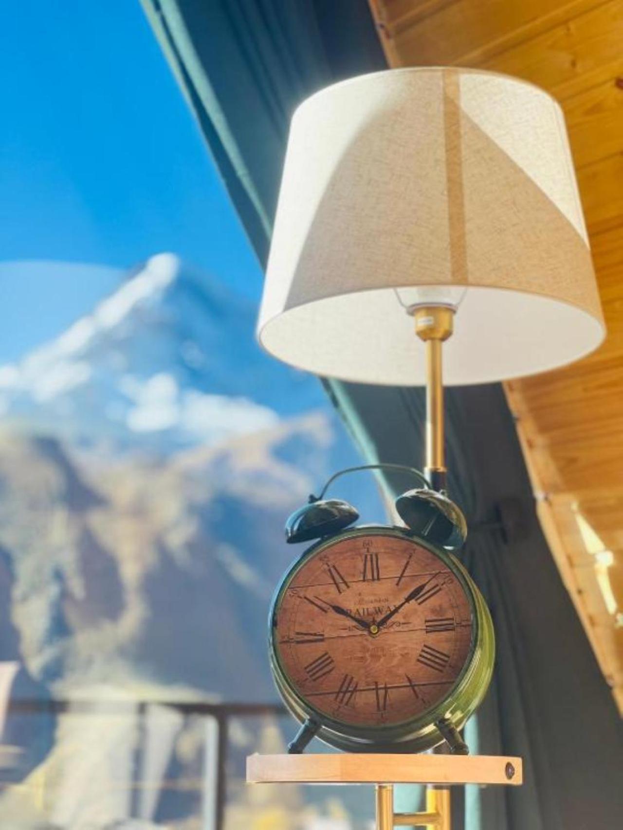 Pyramid Kazbegi Hotel ภายนอก รูปภาพ