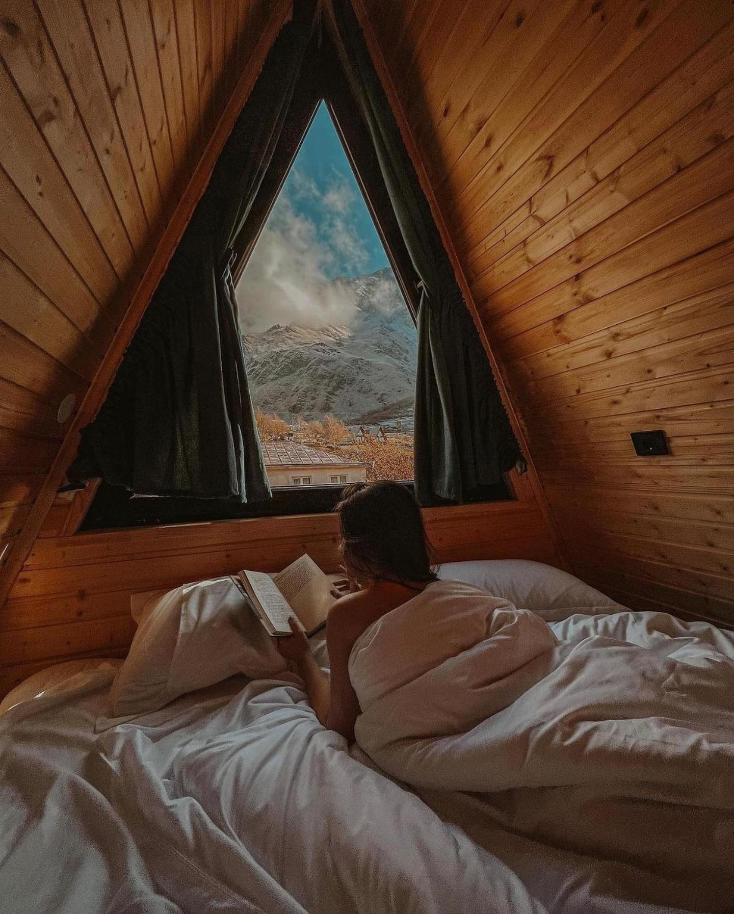 Pyramid Kazbegi Hotel ภายนอก รูปภาพ